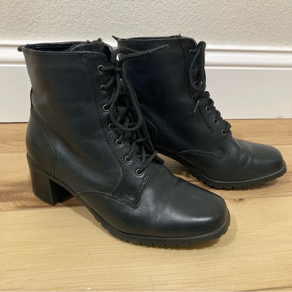 Fleece-lined Leather Boots - Picture 2 of 11